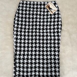 Naked Wardrobe Black and White Pencil Skirt